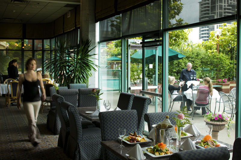 Executive Suites Hotel & Conference Center, Metro Vancouver Burnaby Restaurant photo